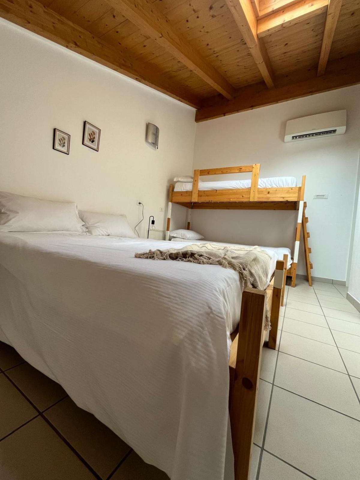 Ostello Casa Rossa Laveno-Mombello Εξωτερικό φωτογραφία
