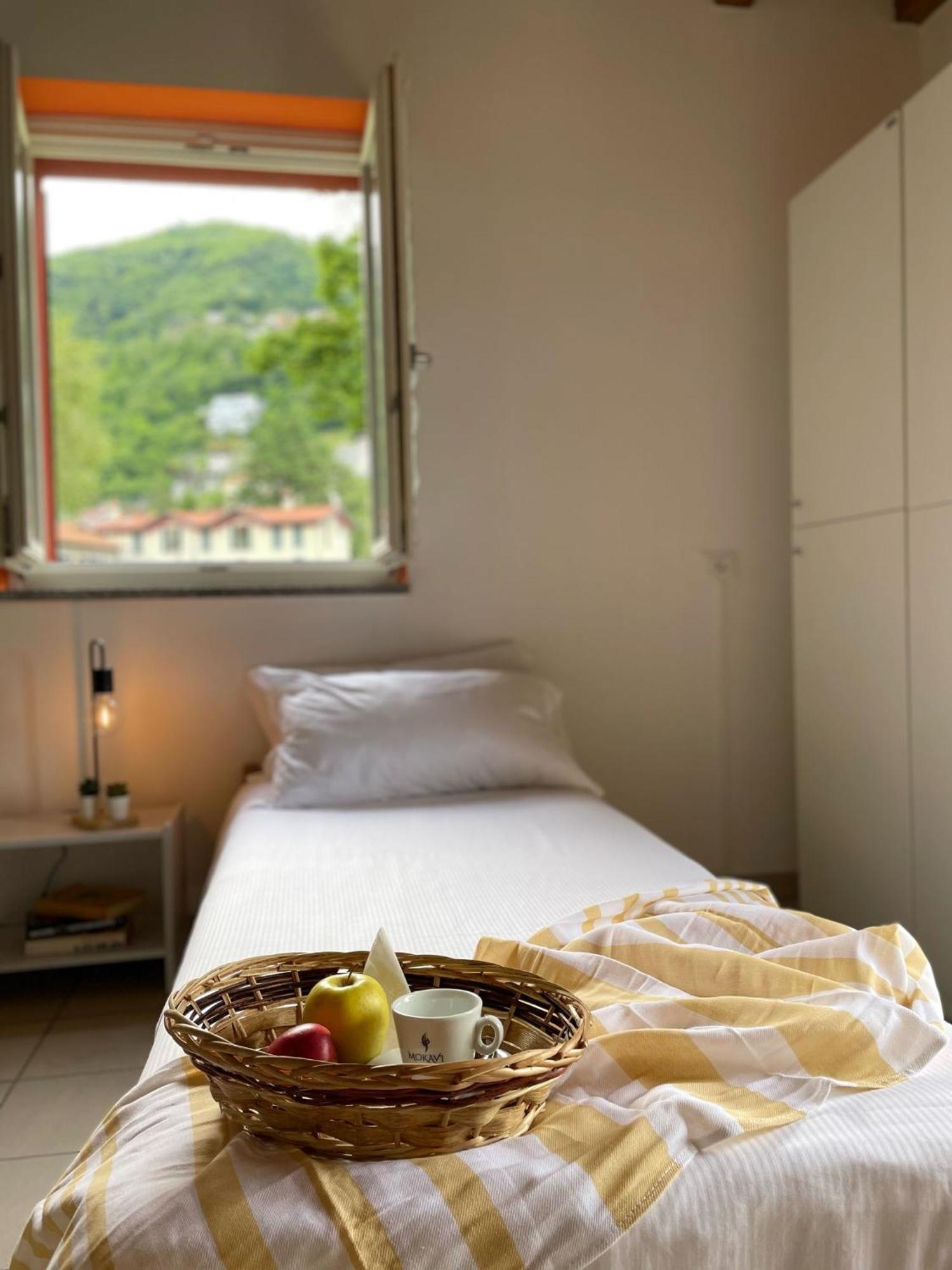 Ostello Casa Rossa Laveno-Mombello Εξωτερικό φωτογραφία