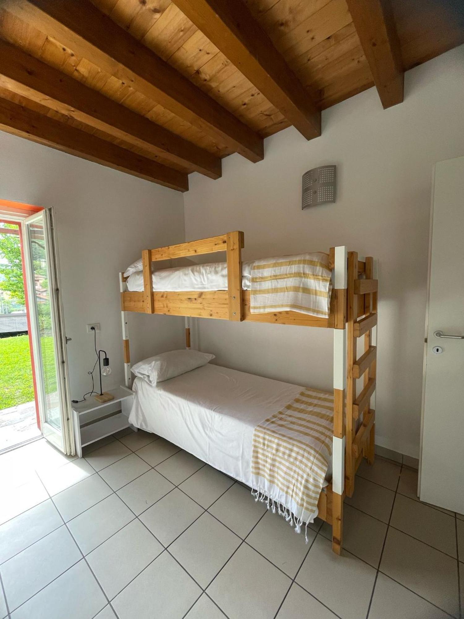 Ostello Casa Rossa Laveno-Mombello Εξωτερικό φωτογραφία