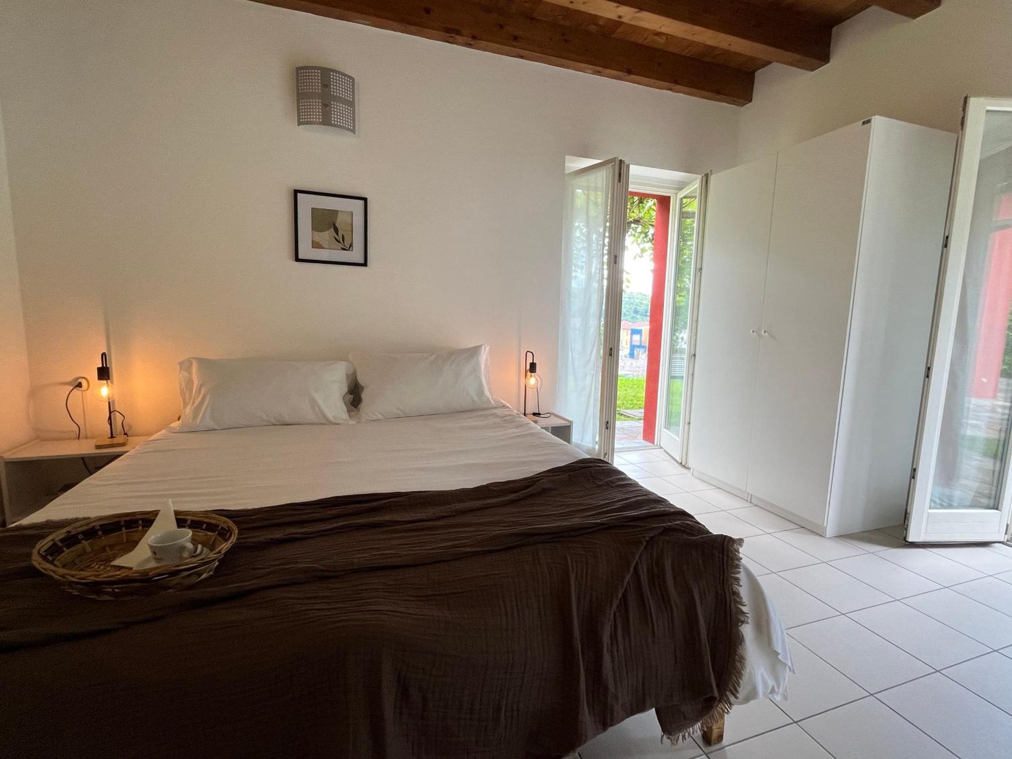 Ostello Casa Rossa Laveno-Mombello Εξωτερικό φωτογραφία