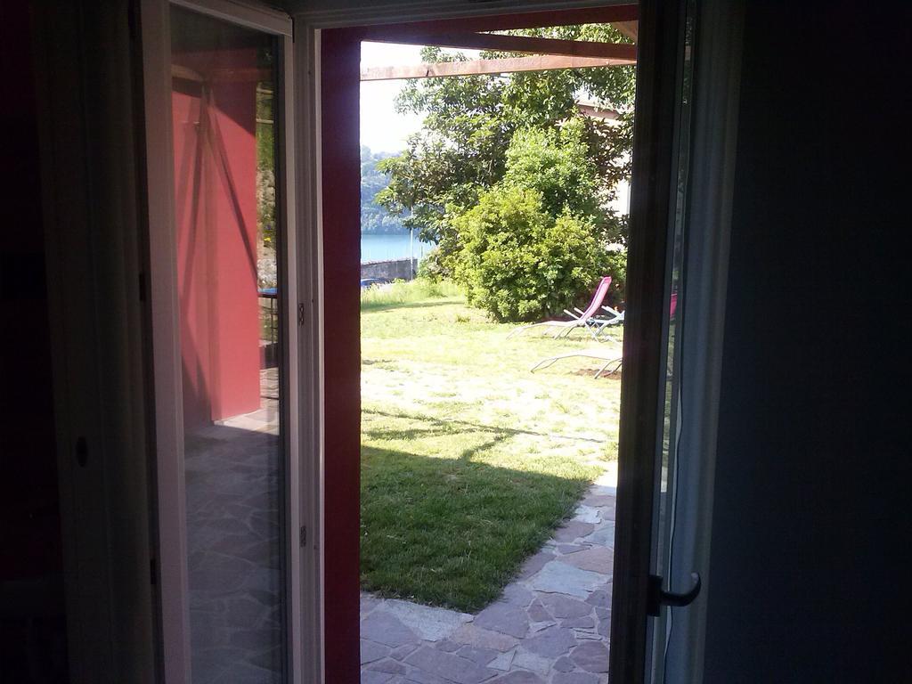 Ostello Casa Rossa Laveno-Mombello Δωμάτιο φωτογραφία