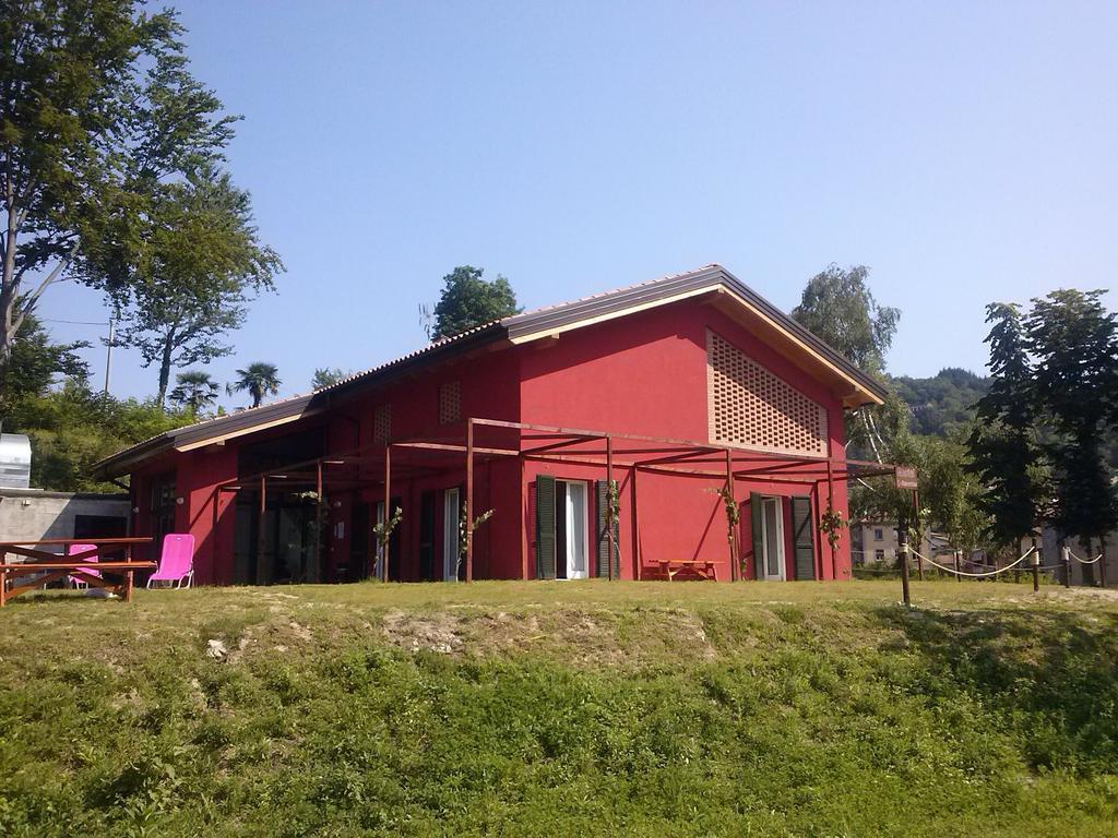 Ostello Casa Rossa Laveno-Mombello Εξωτερικό φωτογραφία