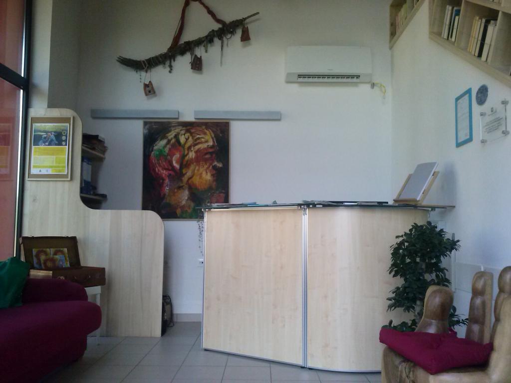 Ostello Casa Rossa Laveno-Mombello Εξωτερικό φωτογραφία
