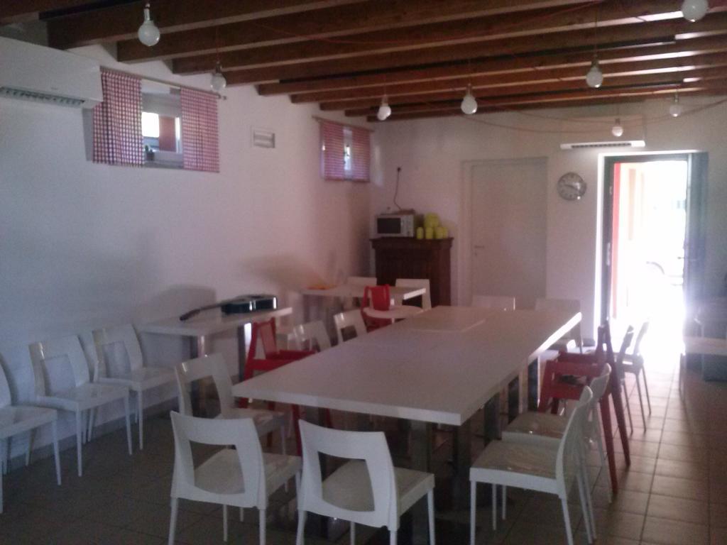 Ostello Casa Rossa Laveno-Mombello Εξωτερικό φωτογραφία