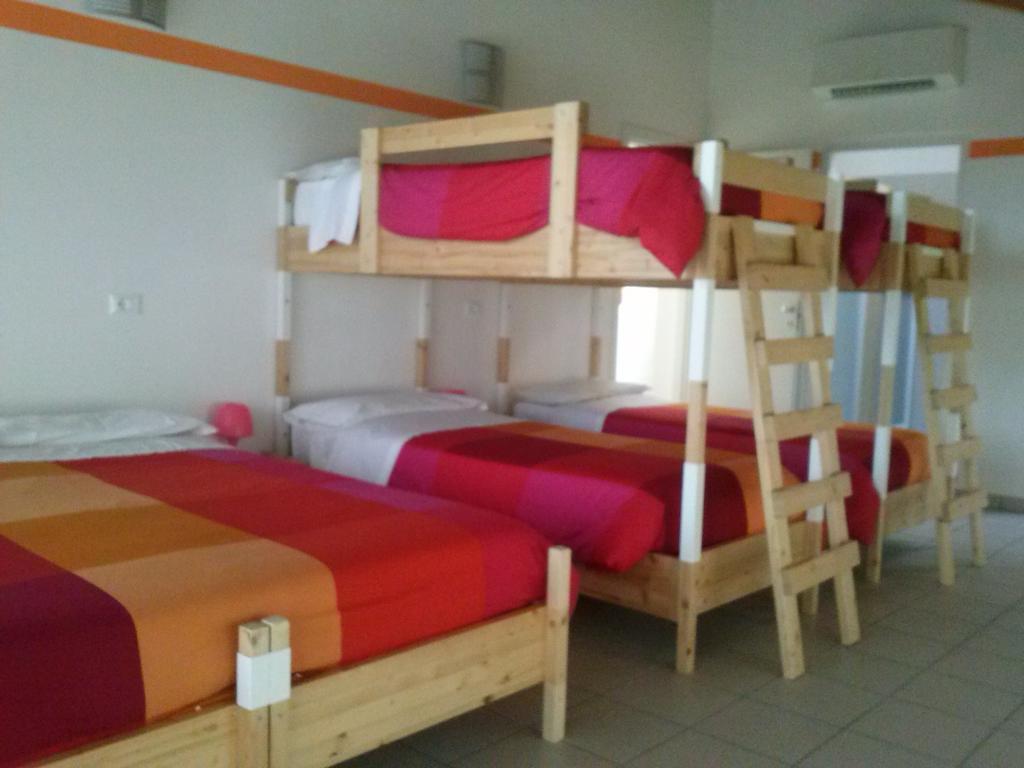 Ostello Casa Rossa Laveno-Mombello Εξωτερικό φωτογραφία